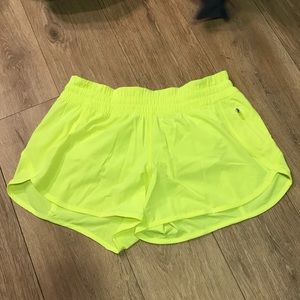 Lululemon highlighter yellow tracker short 4”